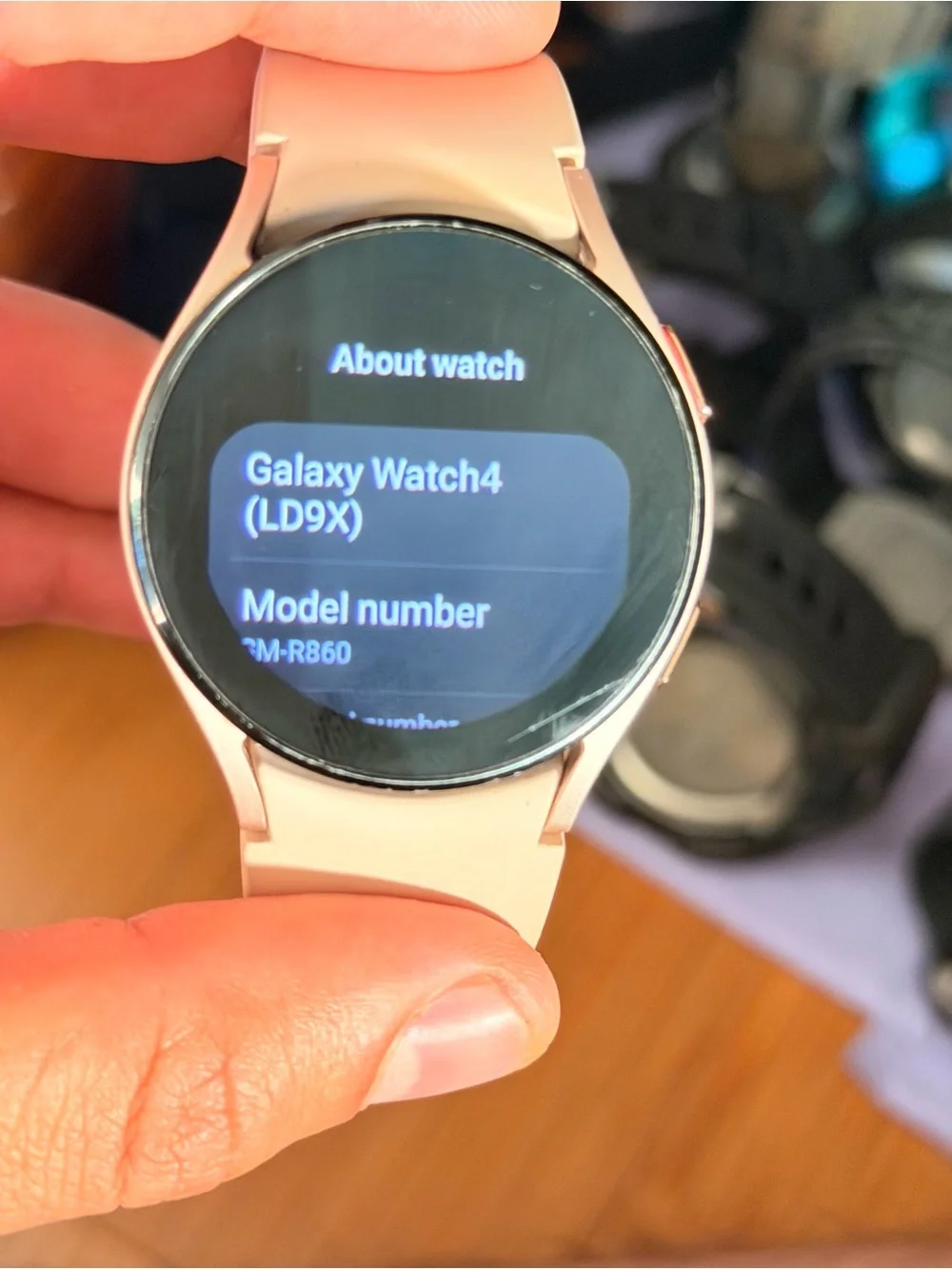 Samsung Galaxy Watch 4, 40mm, Charger included, rose gold & pink, Tested